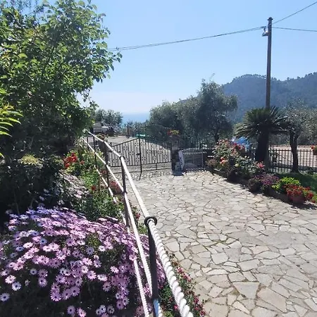Trilocale Con Giardino * Bonassola