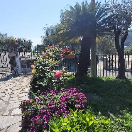 Trilocale Con Giardino Apartment